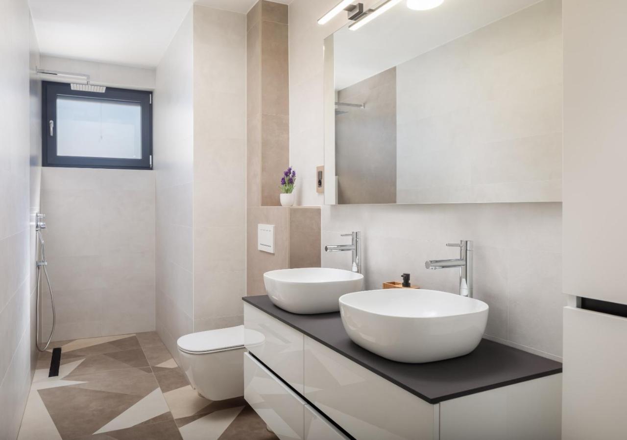 Luxury Apartment Sea Pakostane Exterior photo