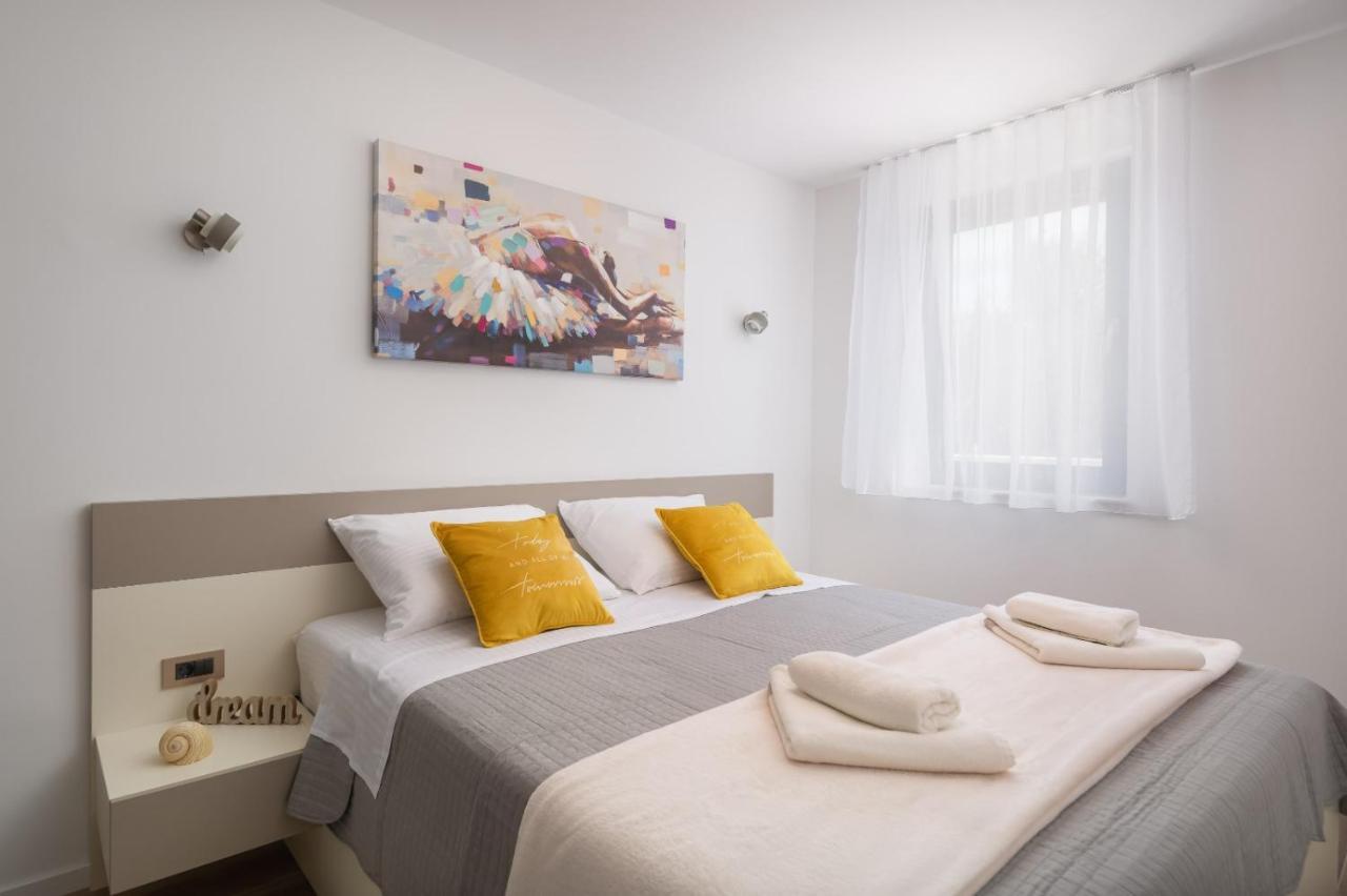 Luxury Apartment Sea Pakostane Exterior photo